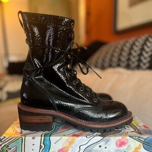 Jeffrey Campbell Sycamore Black Crinkle Patent Leather Boots Size 8M